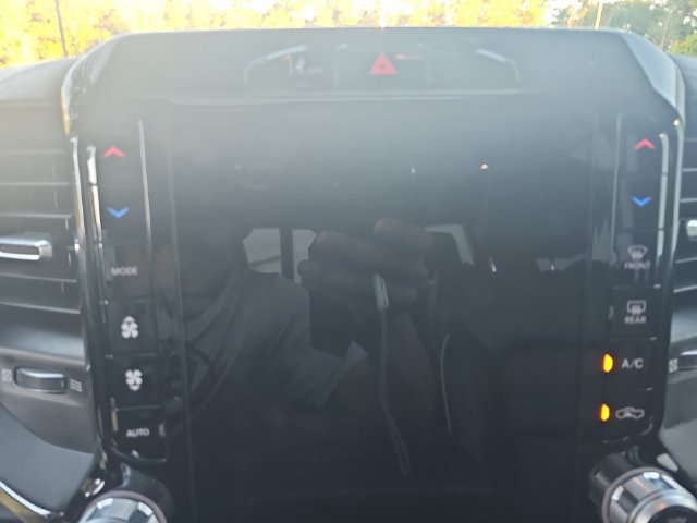 Used 2025 RAM 1500 Limited w/ Off Road Group AWD/4WD image 25