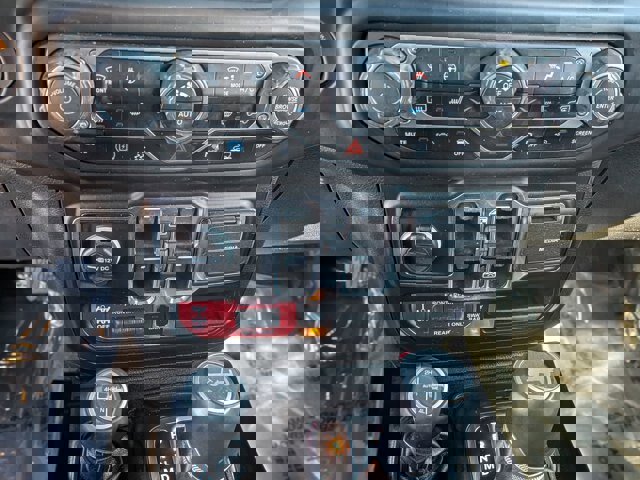 Used 2023 Jeep Wrangler Rubicon w/ Safety Group image 25