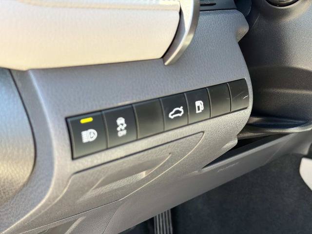 Used 2018 Toyota Camry SE FWD image 22