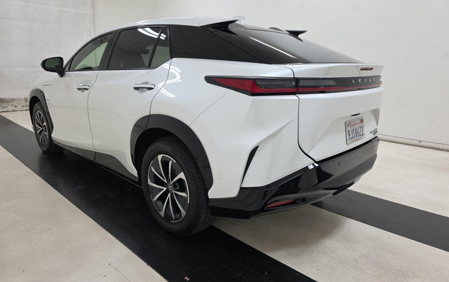 Used 2023 Lexus RZ 450e Premium w/ Technology Package AWD/4WD image 4