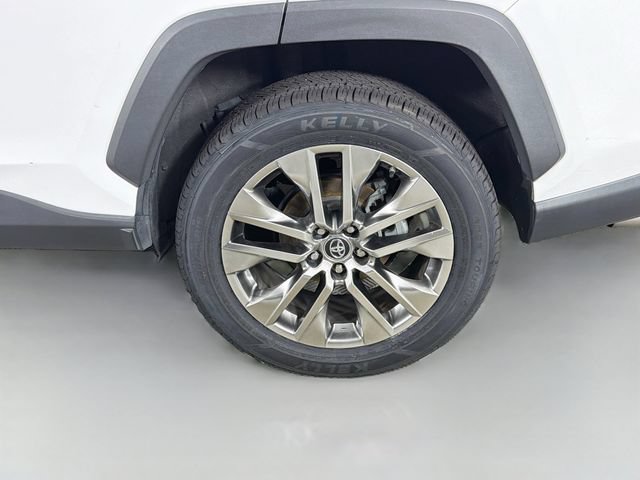 Used 2019 Toyota RAV4 XLE Premium w/ Cold Weather Package FWD image 37