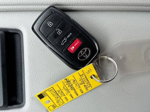 Used 2024 Toyota Grand Highlander AWD Hybrid image 36