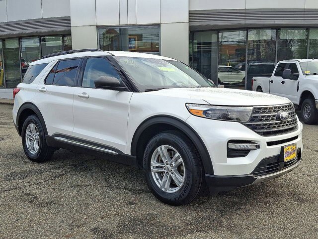 Certified 2023 Ford Explorer XLT w/ Equipment Group 202A AWD/4WD image 7