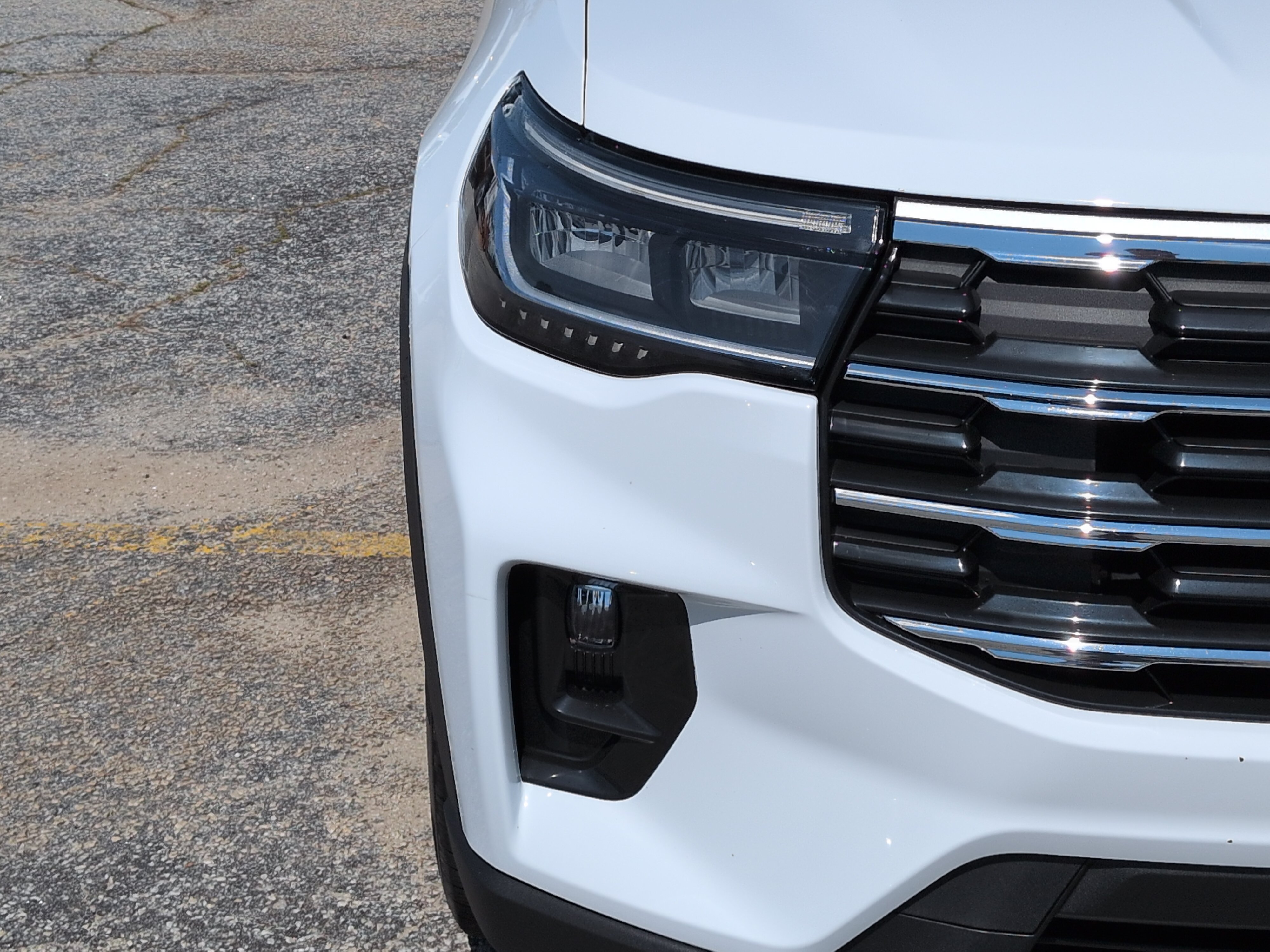 Certified 2025 Ford Explorer Active w/ Active Comfort Package RWD image 8