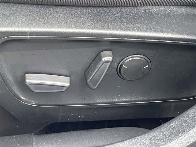 Certified 2020 Ford Escape SE image 17