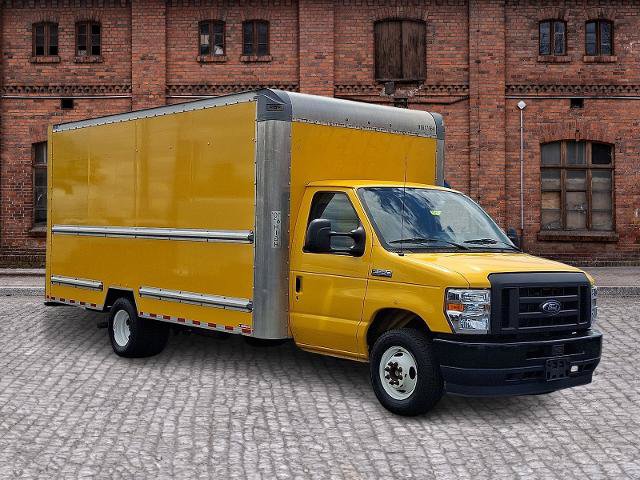 Certified 2021 Ford E-350 and Econoline 350 Super Duty RWD image 3