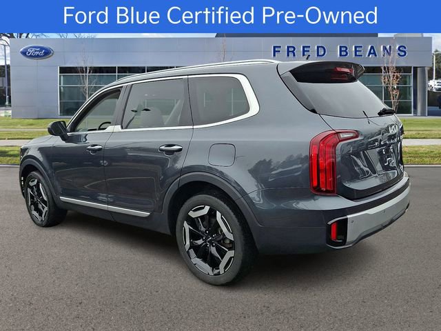 Used 2023 Kia Telluride S image 2