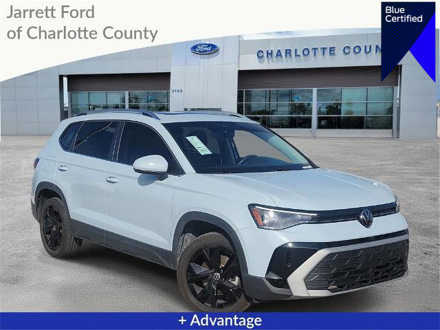 Used 2025 Volkswagen Taos SE w/ Panoramic Sunroof Package