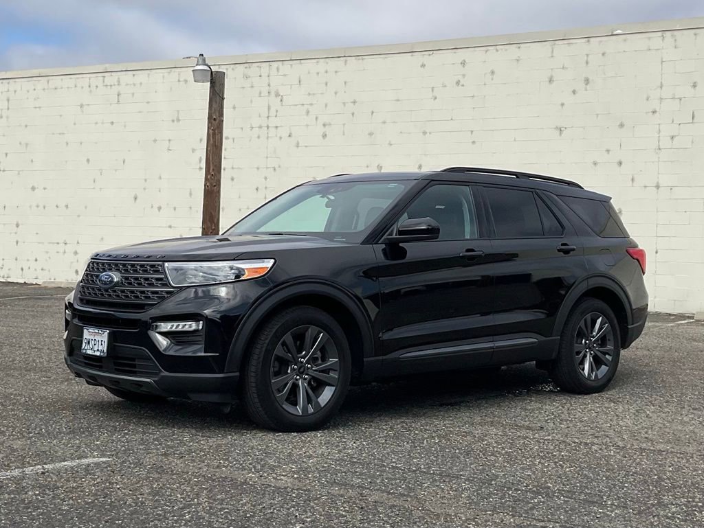 Certified 2024 Ford Explorer XLT w/ Equipment Group 202A image 2