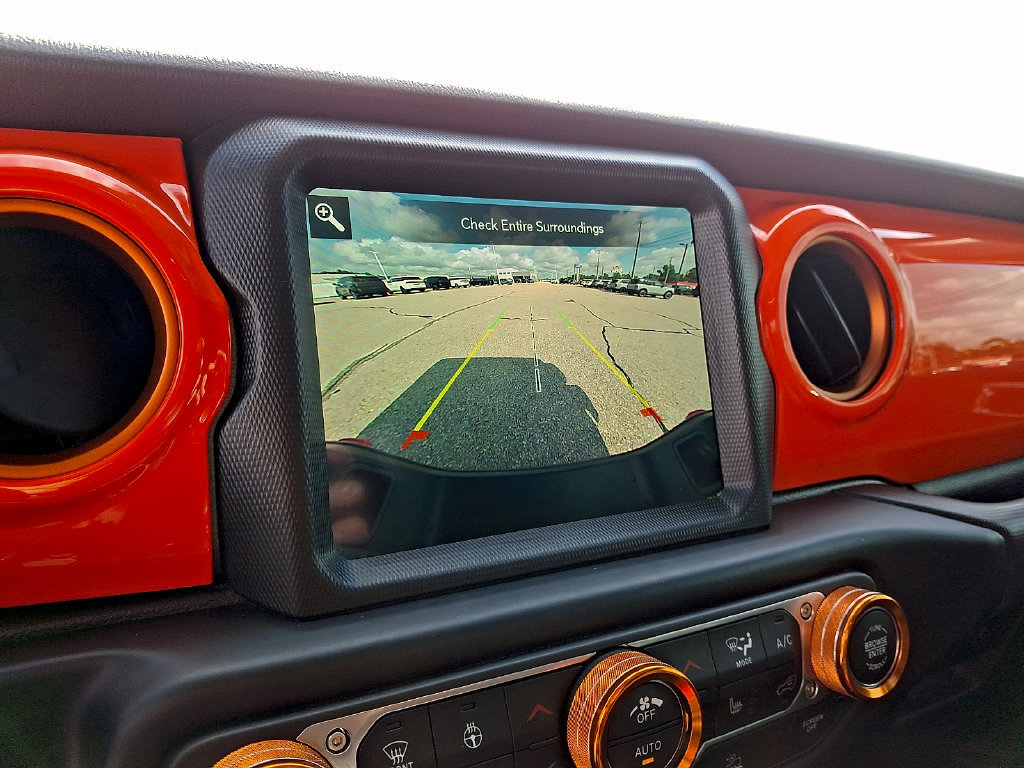 Used 2022 Jeep Gladiator Mojave w/ Cold Weather Group AWD/4WD image 16
