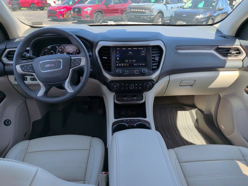 Used 2023 GMC Acadia Denali w/ Denali Ultimate Package AWD/4WD image 2