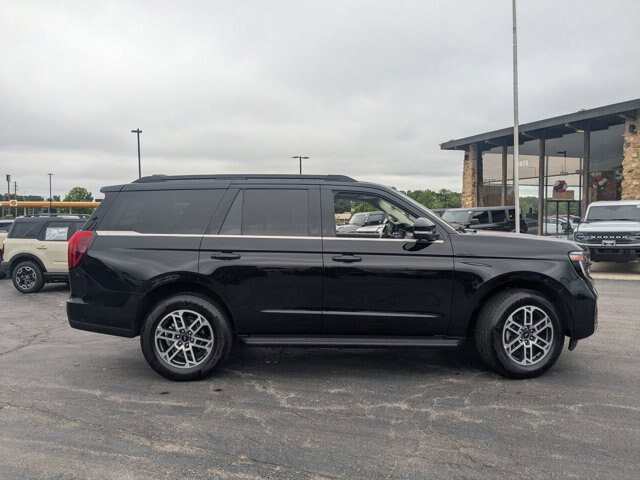 Certified 2025 Ford Expedition Active RWD image 11