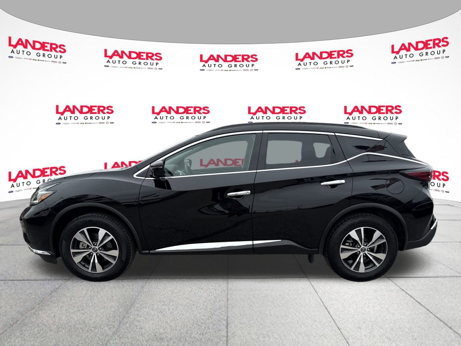 Used 2023 Nissan Murano SV image 2