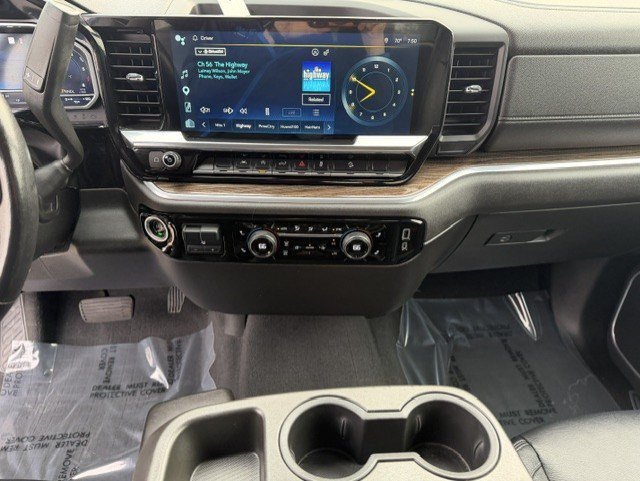 Used 2022 Chevrolet Silverado 1500 LT w/ Diesel Off-Road Package AWD/4WD image 19