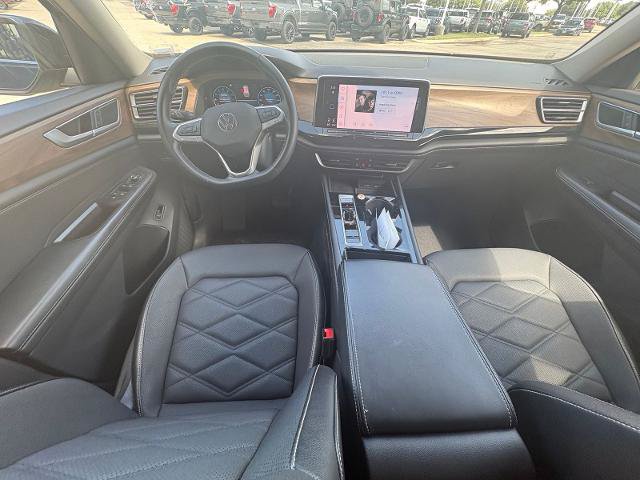 Used 2024 Volkswagen Atlas SE AWD/4WD image 11