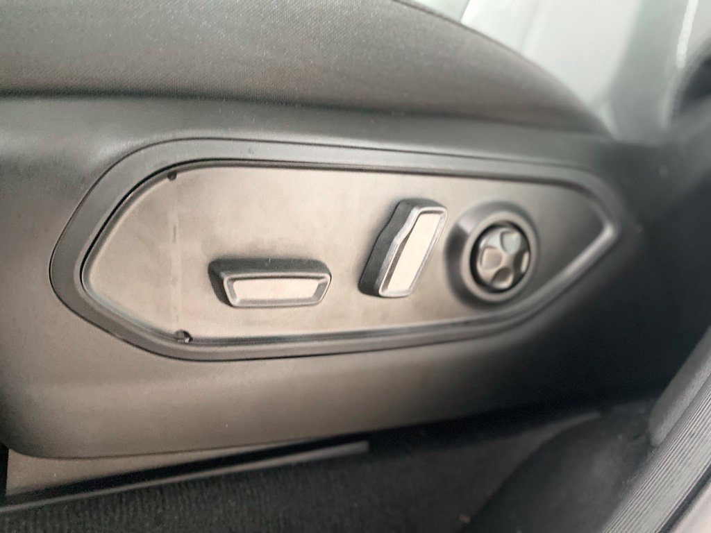 Used 2023 Jeep Grand Cherokee Laredo RWD image 16