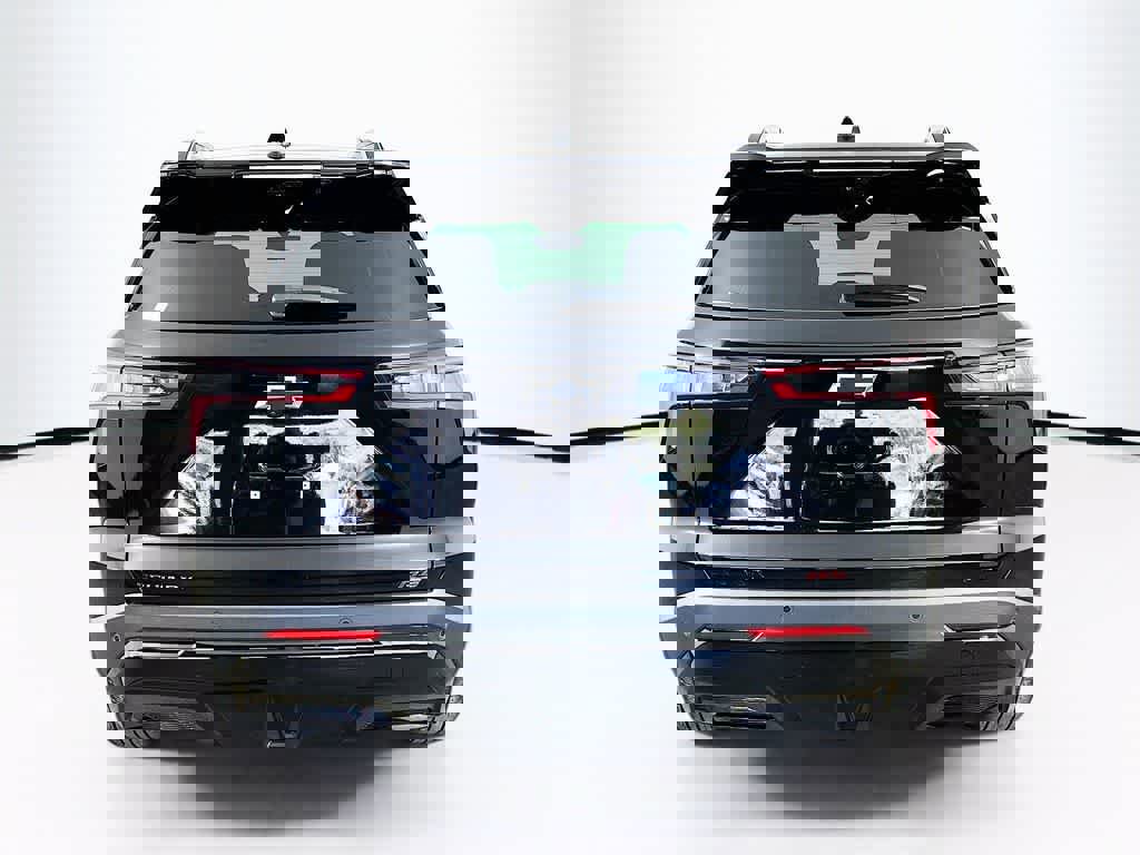 Used 2025 Chevrolet Equinox RS w/ Safety and Technology Package image 4