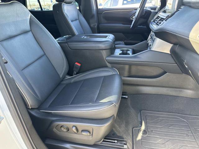 Used 2022 GMC Yukon SLT w/ SLT Premium Package image 11