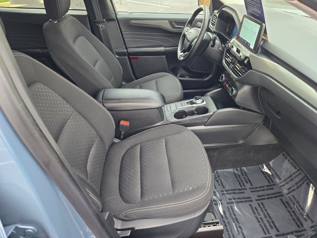 Certified 2025 Ford Escape Active w/ Cold Weather Package AWD/4WD image 6
