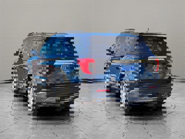 Certified 2022 Ford Explorer XLT w/ Equipment Group 202A image 10
