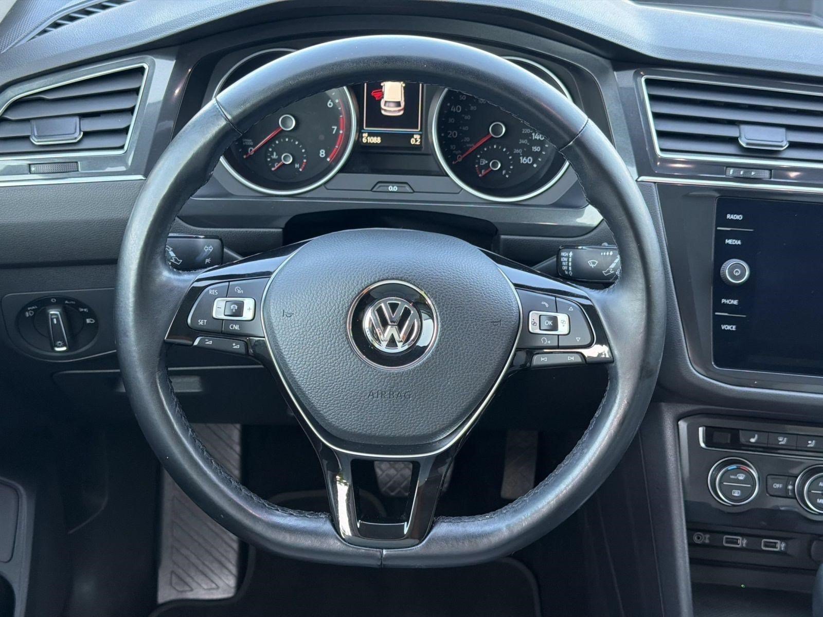 Used 2018 Volkswagen Tiguan SEL FWD image 11