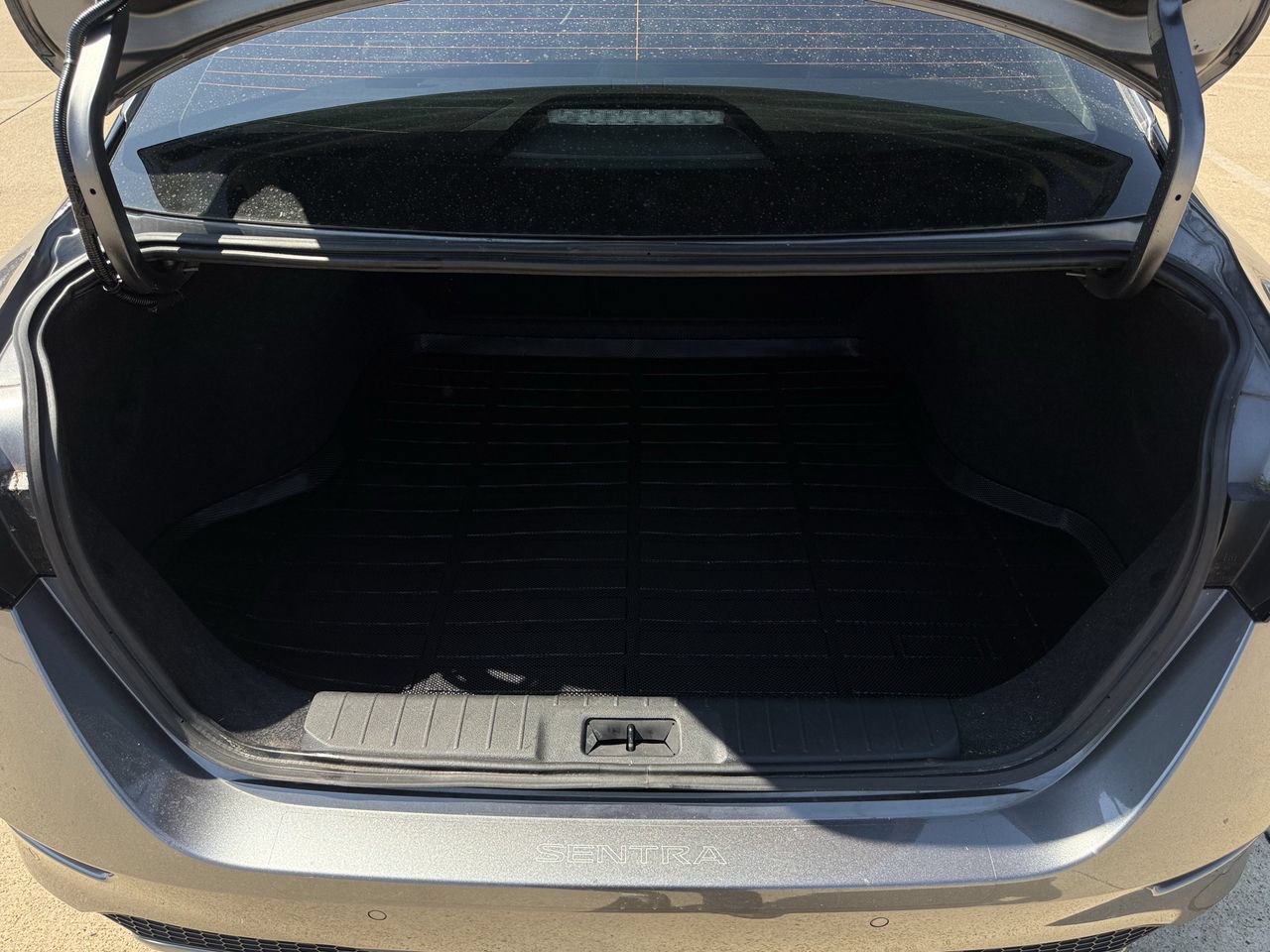 Used 2025 Nissan Sentra S FWD image 29