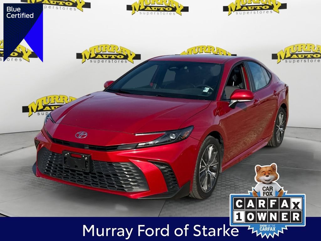 Used 2025 Toyota Camry SE image 1