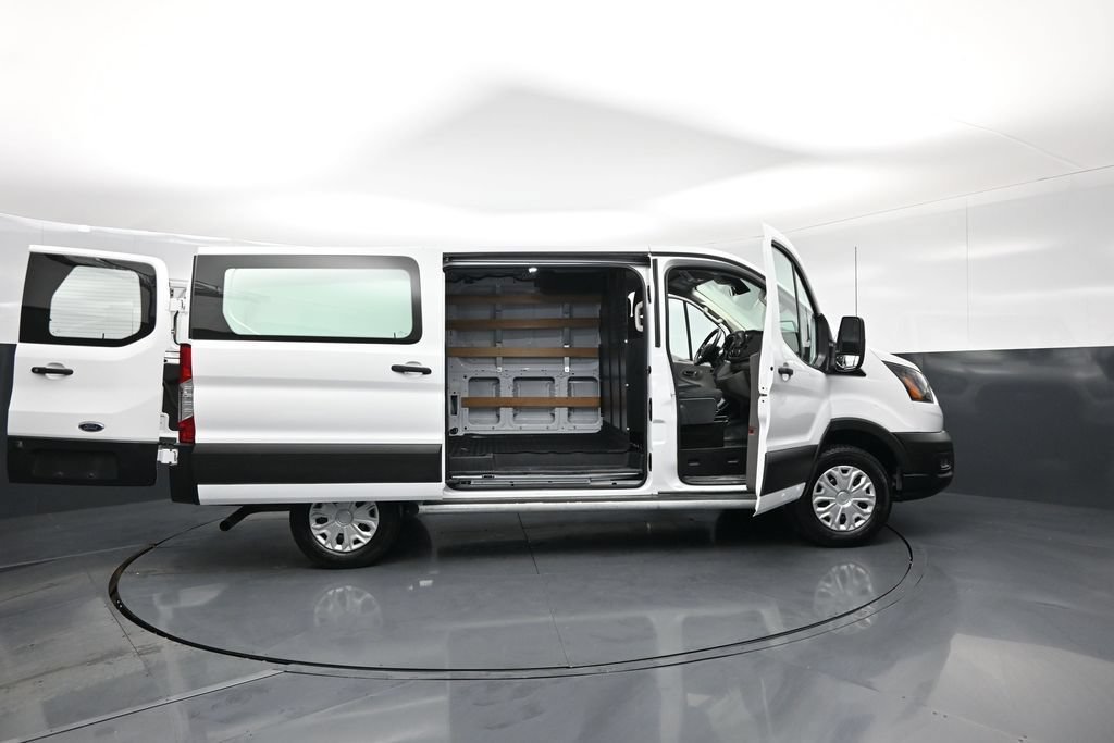 Certified 2025 Ford Transit 250 Low Roof w/ Exterior Upgrade Package RWD image 4