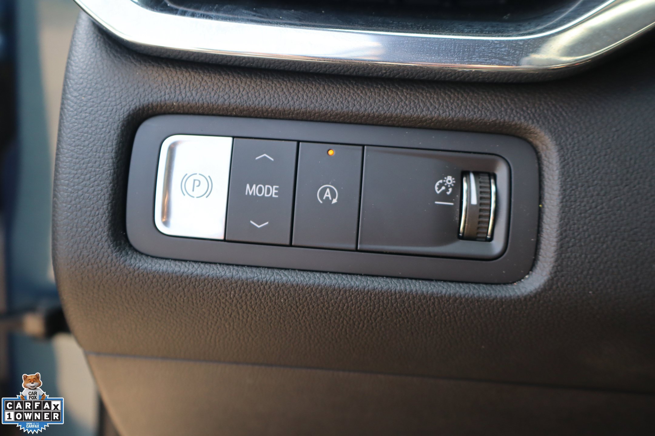 Used 2025 GMC Acadia Denali w/ LPO, Floor Liner Package FWD image 16