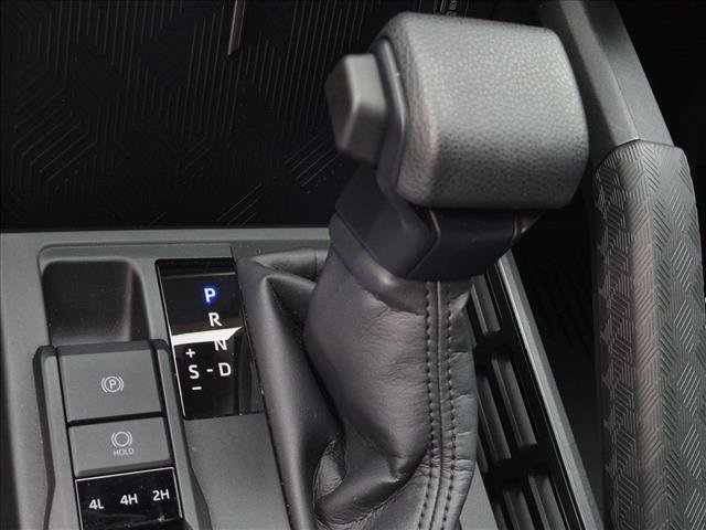 Used 2025 Toyota 4Runner SR5 AWD/4WD image 11
