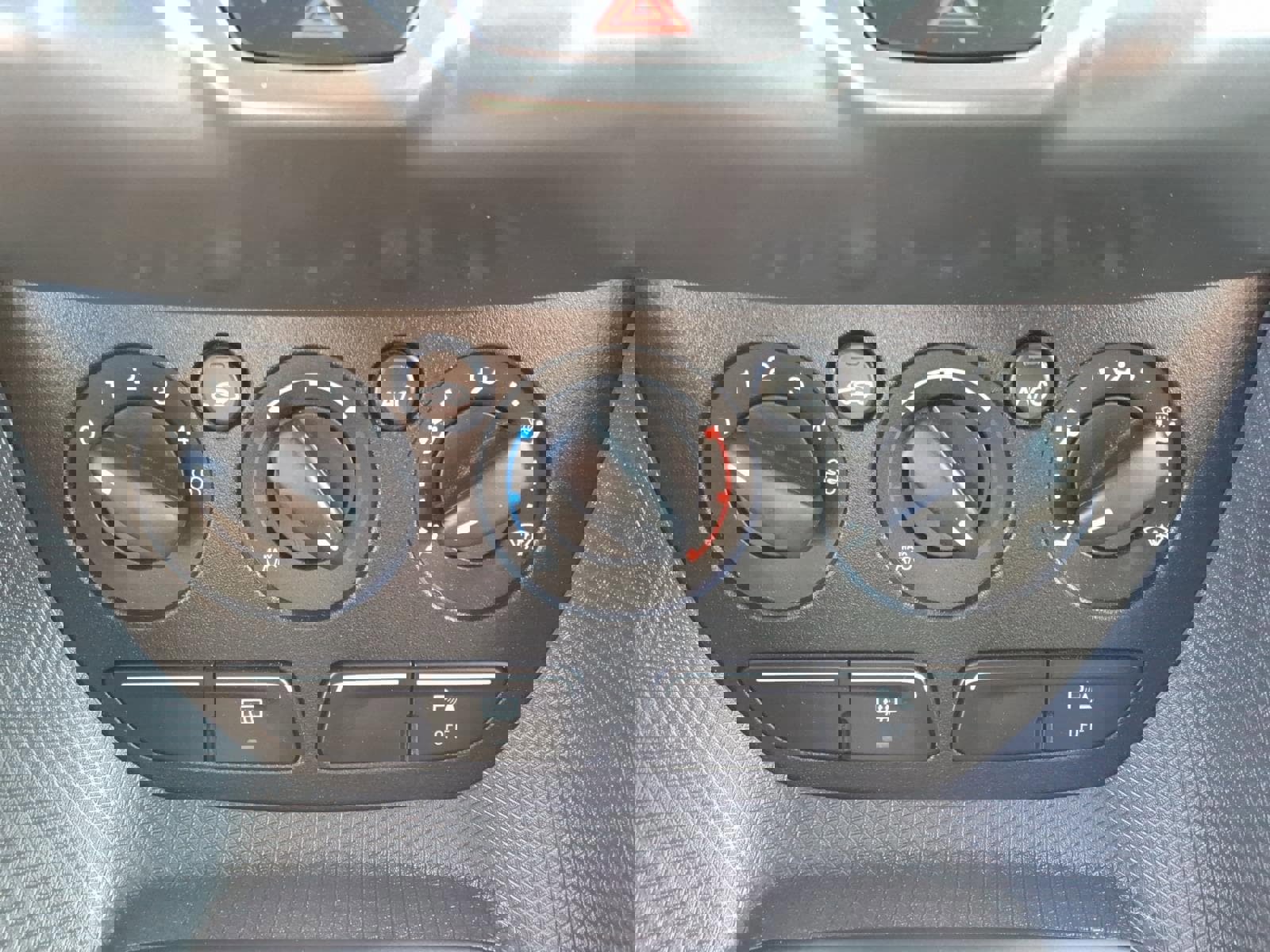 Certified 2018 Ford Transit Connect XL image 19