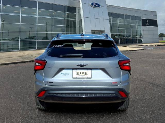 Used 2025 Chevrolet Trax RS w/ Driver Confidence Package FWD image 3