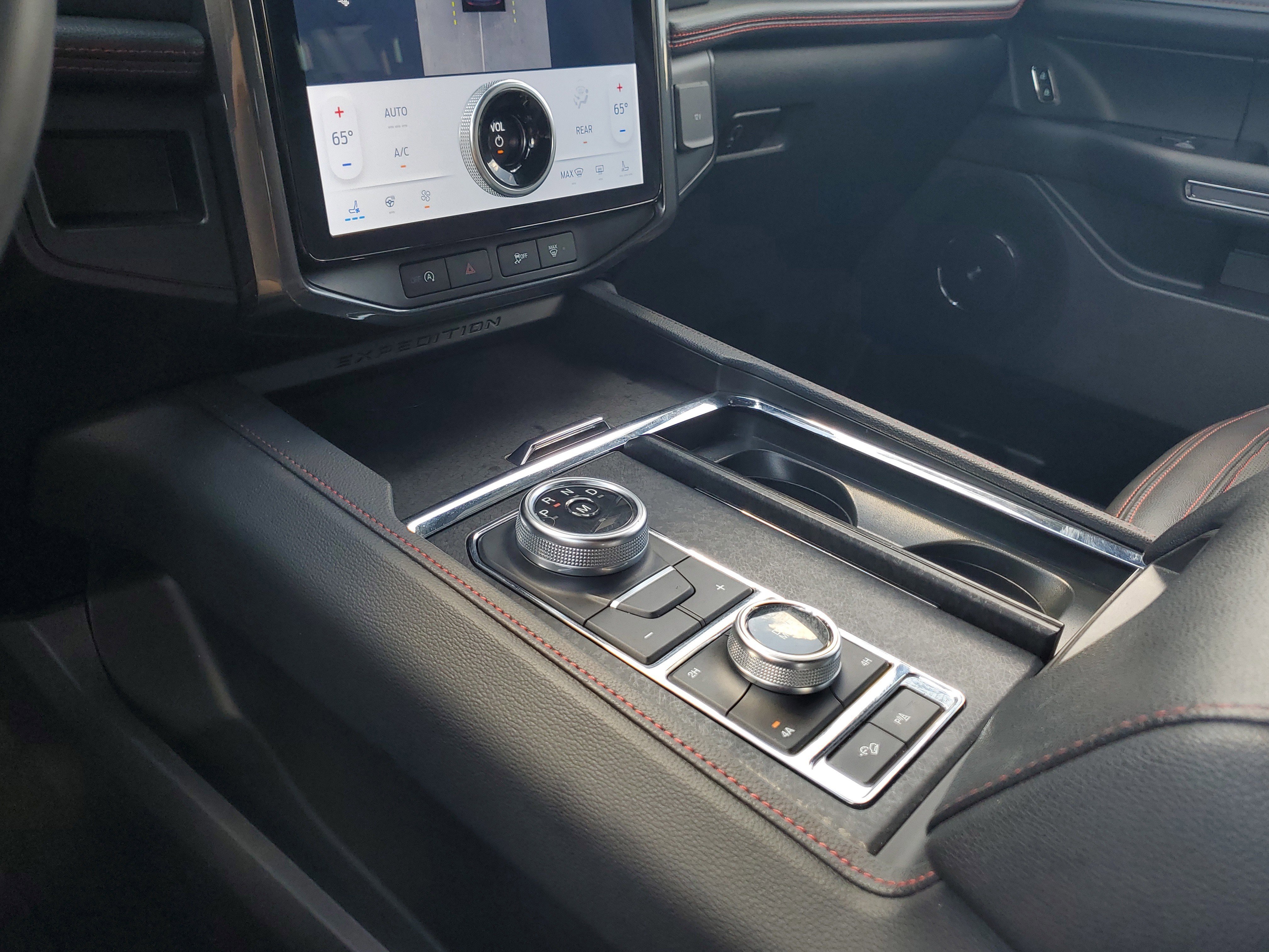 Certified 2024 Ford Expedition Limited image 28