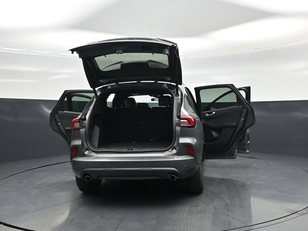 Certified 2023 Ford Escape ST-Line w/ Tech Pack #1 FWD image 35