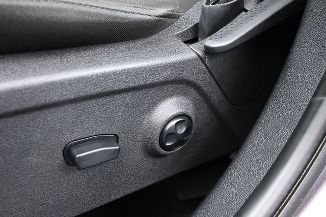 Used 2020 Dodge Journey SE w/ SE Popular Equipment Group FWD image 12
