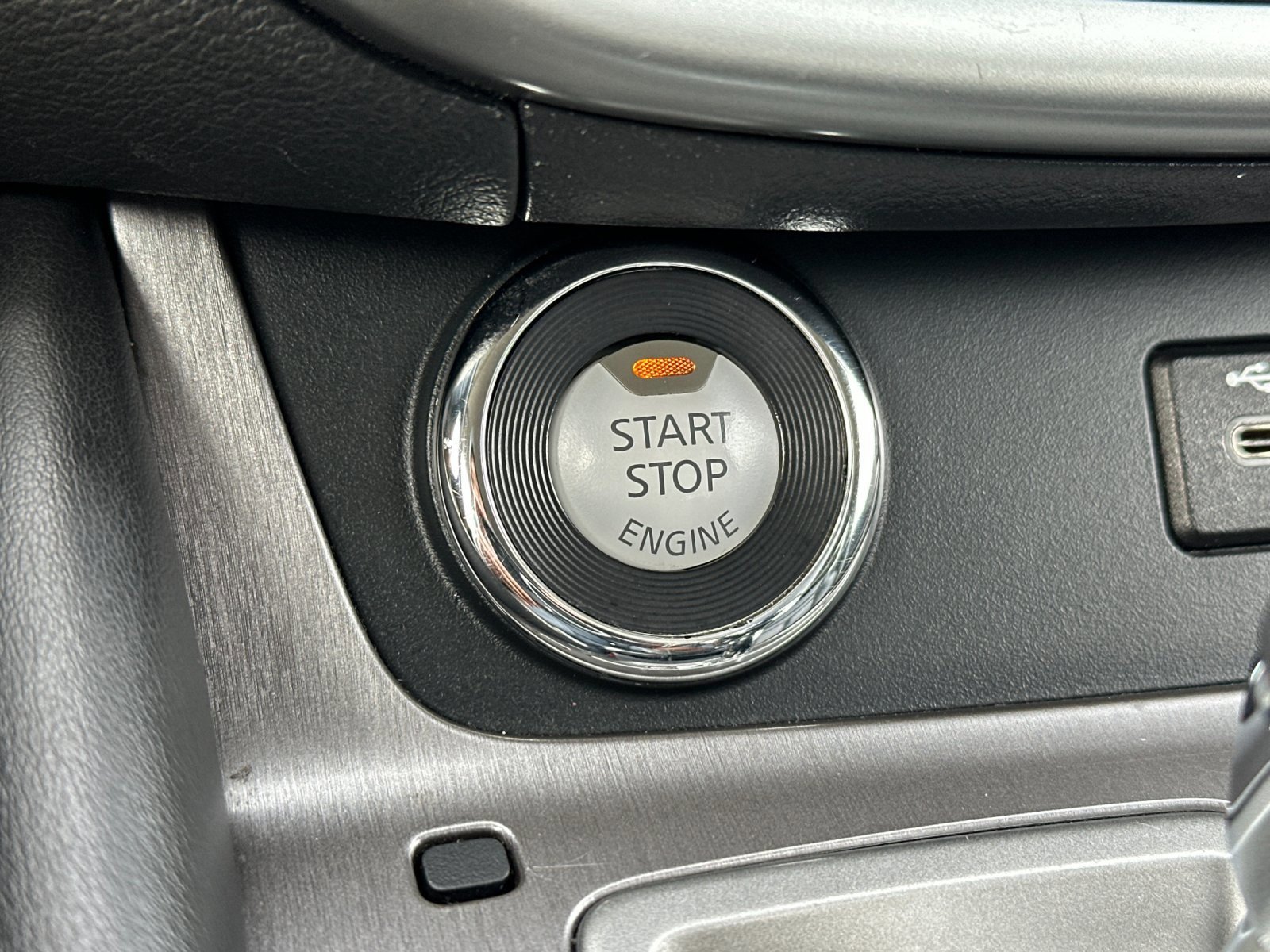 Used 2023 Nissan Murano SV image 21