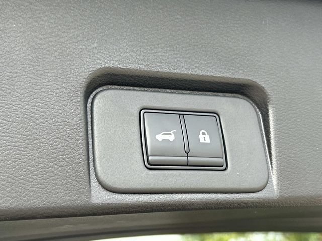 Used 2025 Nissan Rogue SV AWD/4WD image 23