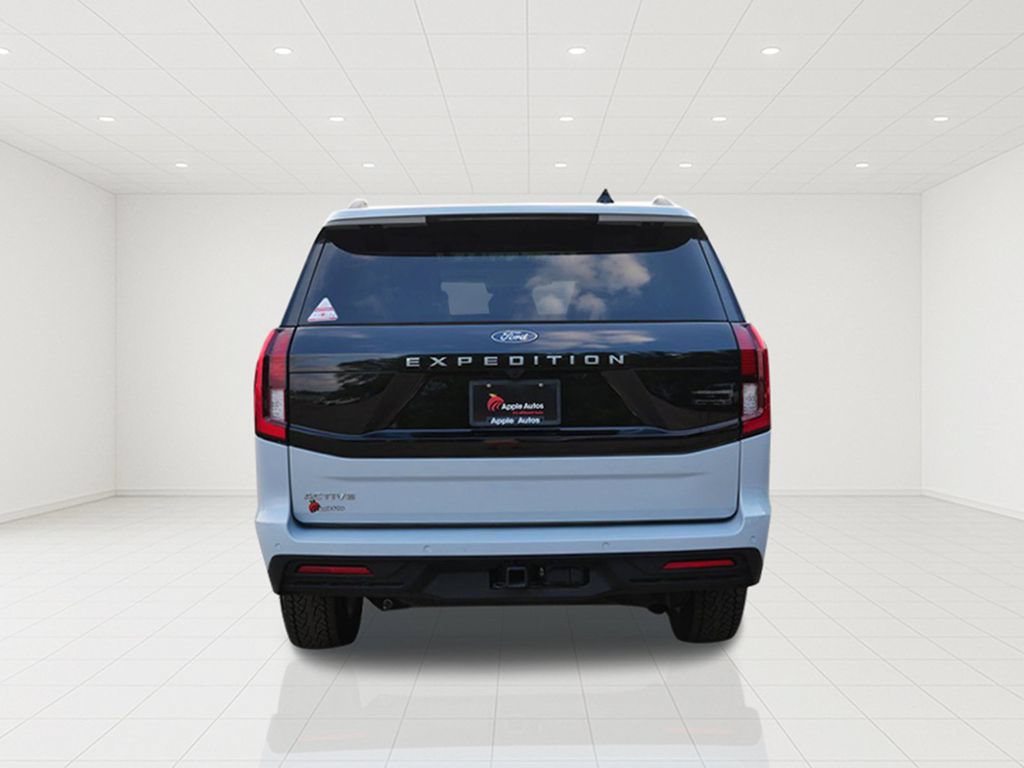 Certified 2025 Ford Expedition Active AWD/4WD image 5