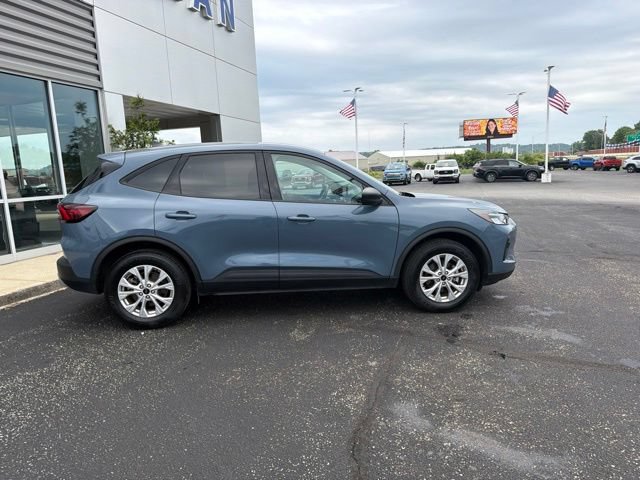 Certified 2025 Ford Escape Active AWD/4WD image 2