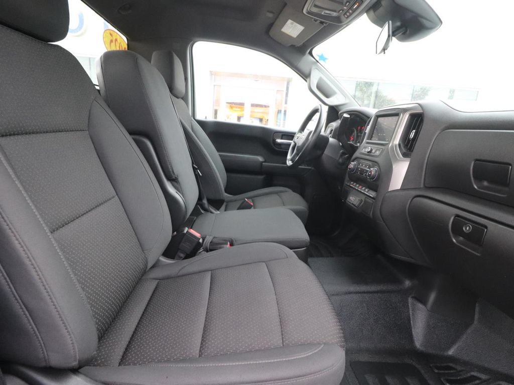 Used 2025 Chevrolet Silverado 1500 W/T RWD image 9