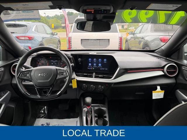 Used 2025 Chevrolet Trax RS FWD image 5