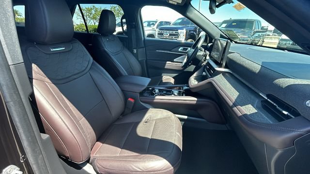 Certified 2025 Ford Explorer Platinum w/ Ultimate Package AWD/4WD image 11