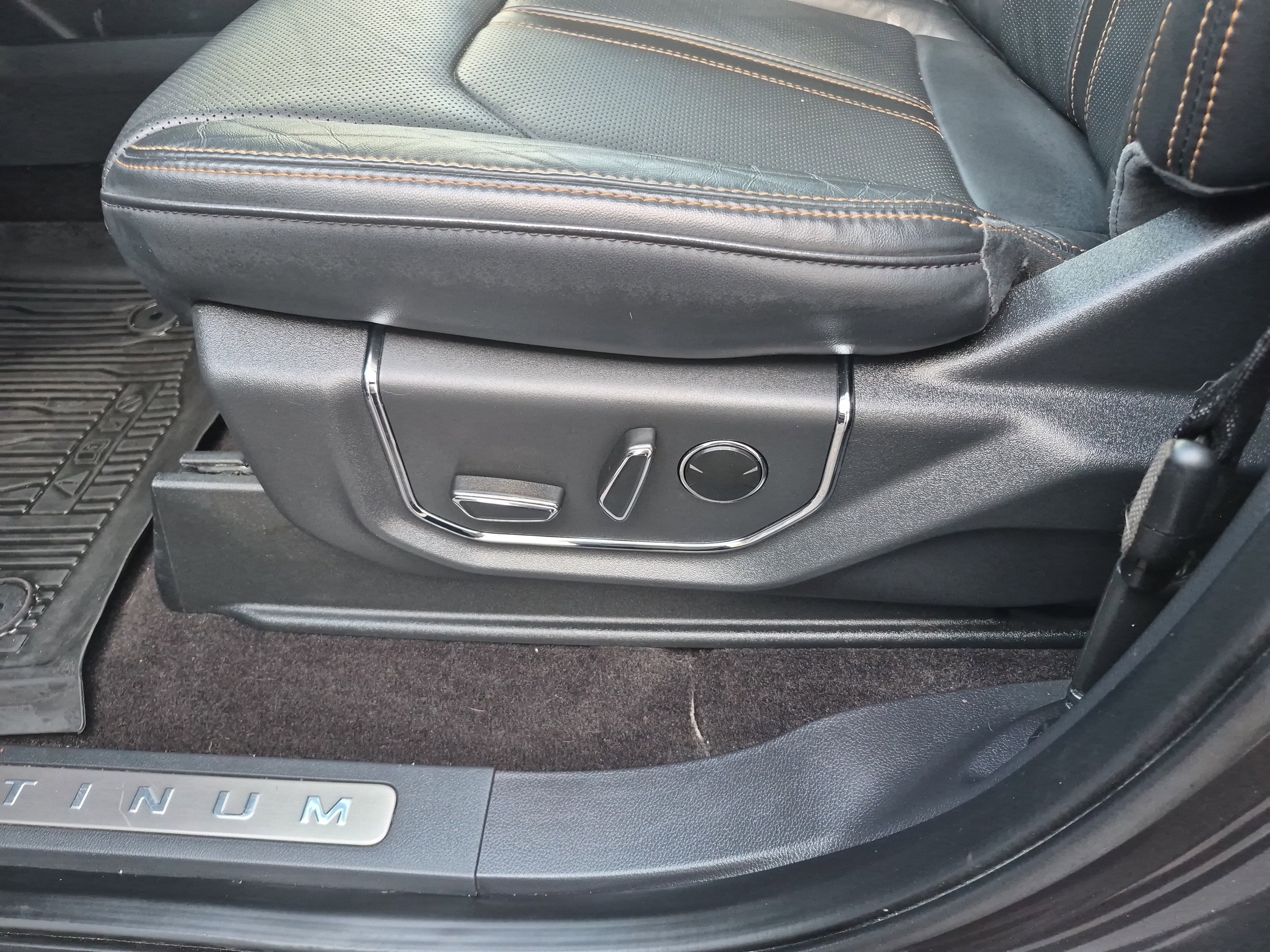 Certified 2023 Ford Expedition Max Platinum image 13