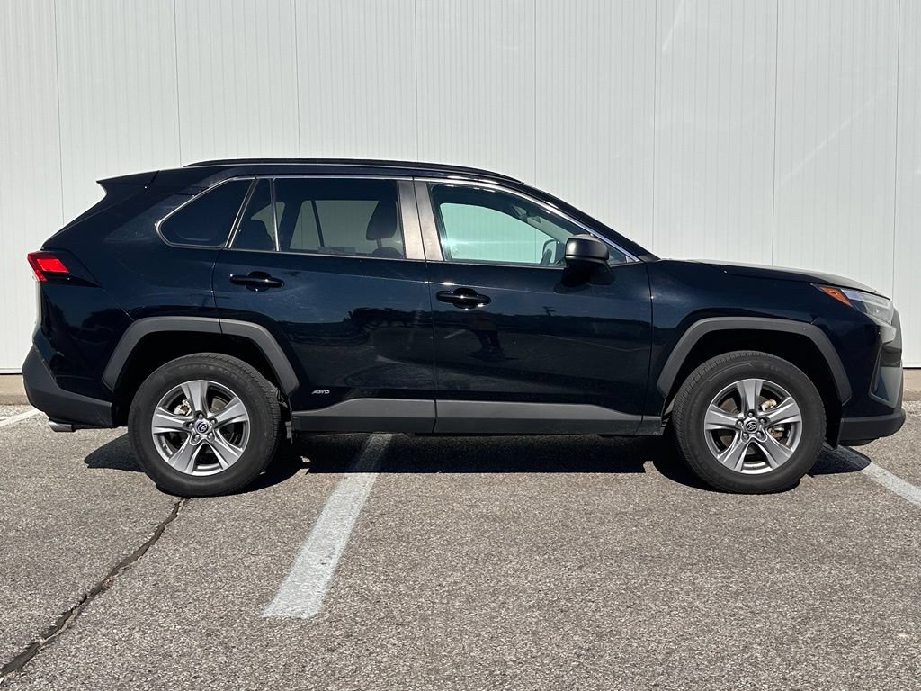 Used 2023 Toyota RAV4 LE AWD/4WD image 9