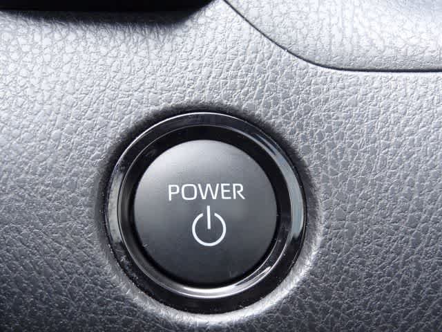 Used 2025 Toyota Camry SE w/ Convenience Package FWD image 21