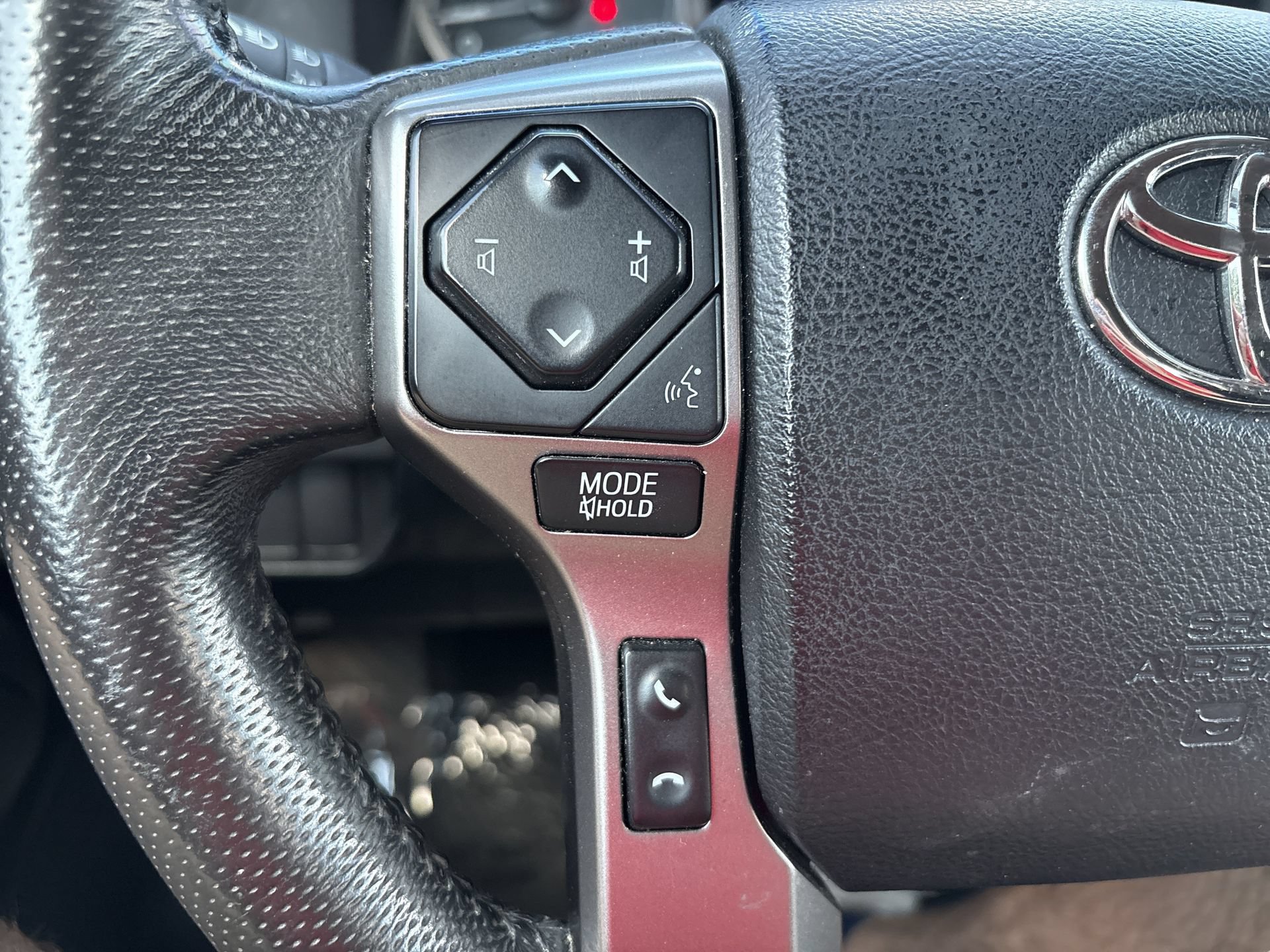 Used 2022 Toyota Tacoma SR5 w/ Technology Package RWD image 31