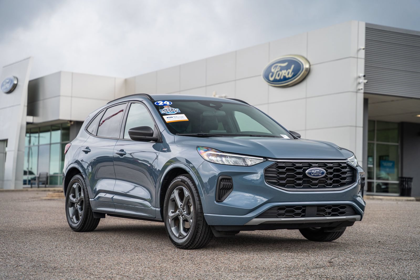 Certified 2024 Ford Escape ST-Line FWD image 1