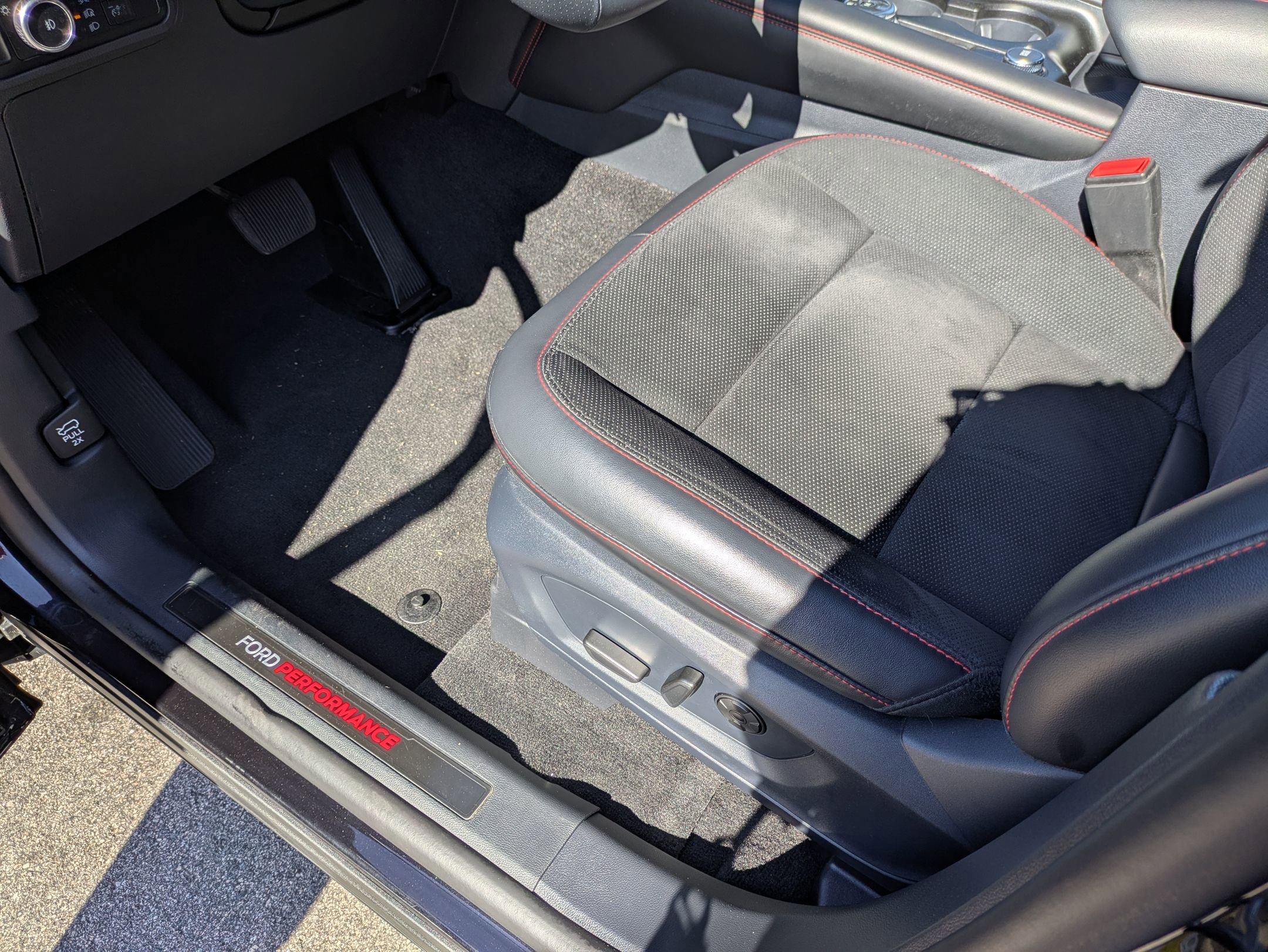 Certified 2025 Ford Explorer ST AWD/4WD image 13