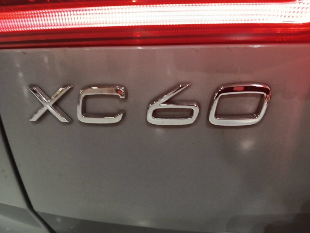 Used 2024 Volvo XC60 B5 Plus w/ Protection Package Premier AWD/4WD image 13