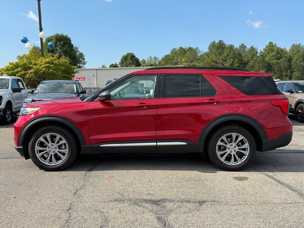 Certified 2021 Ford Explorer XLT w/ Equipment Group 202A AWD/4WD image 2